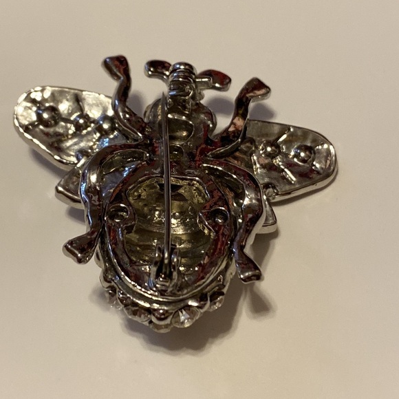 Bumblebee Brooch Pin With Rhinestones - Picture 5 of 6